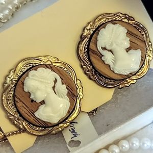 Round Wooded Clip earrings w/ off-white Cameo